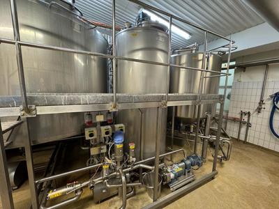 Overview picture of 1987 Wedholms DC41 s/s vertical storage tank 1.500L